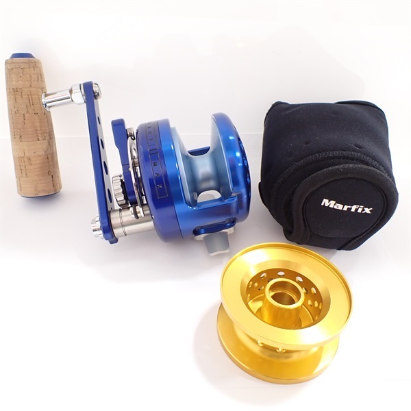 Ｃ３ーＲＨブルーリミテッド